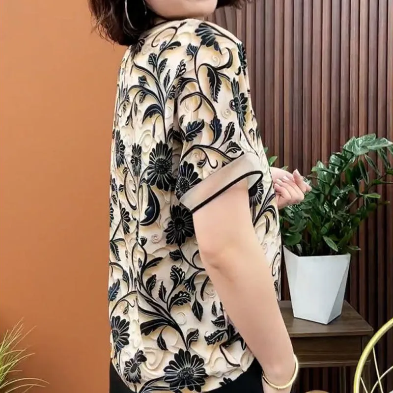 Elegant 3D Floral Round Neck Short Sleeve Top