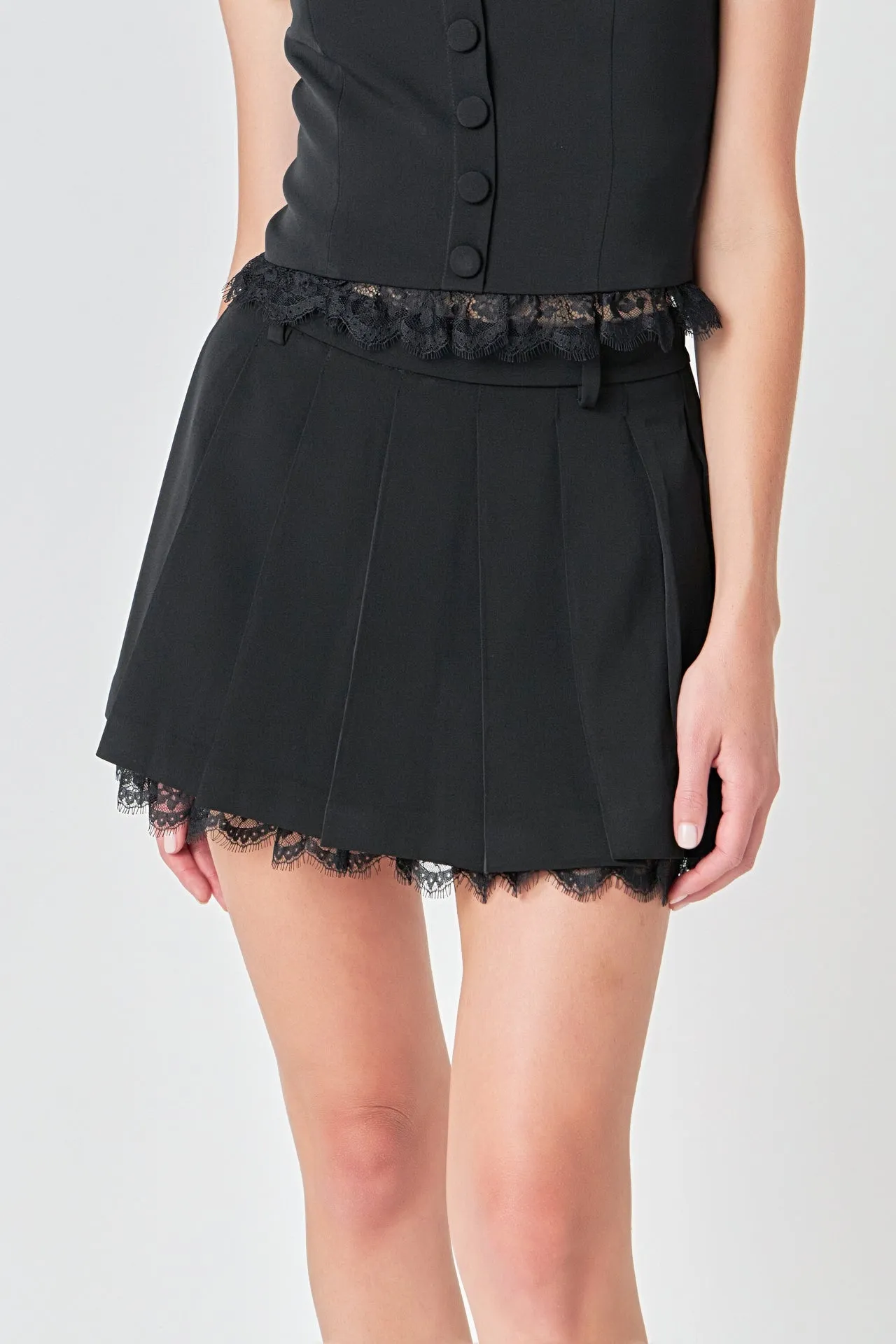 Endless Rose - Peekaboo Lace Pleated Skort