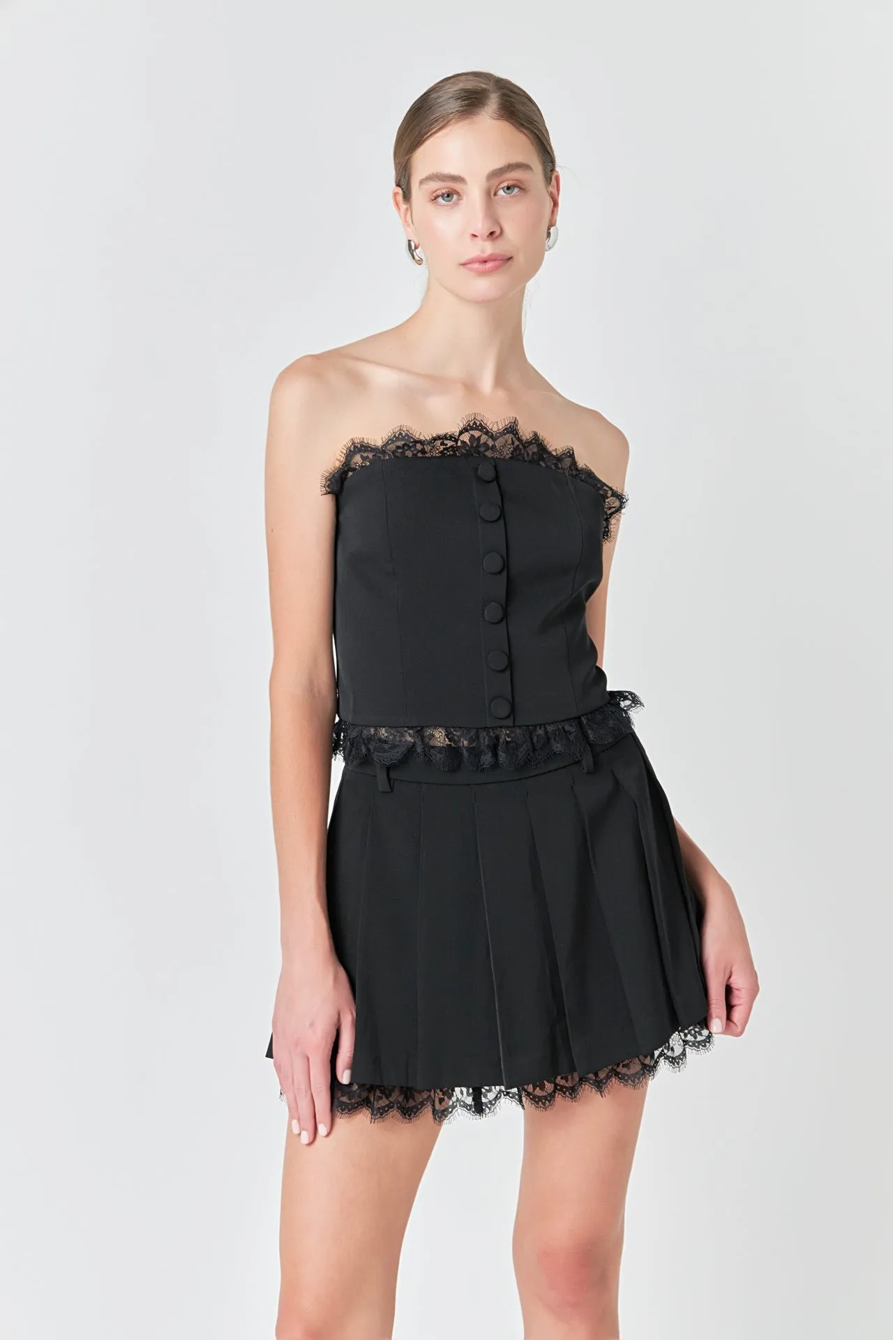 Endless Rose - Peekaboo Lace Pleated Skort