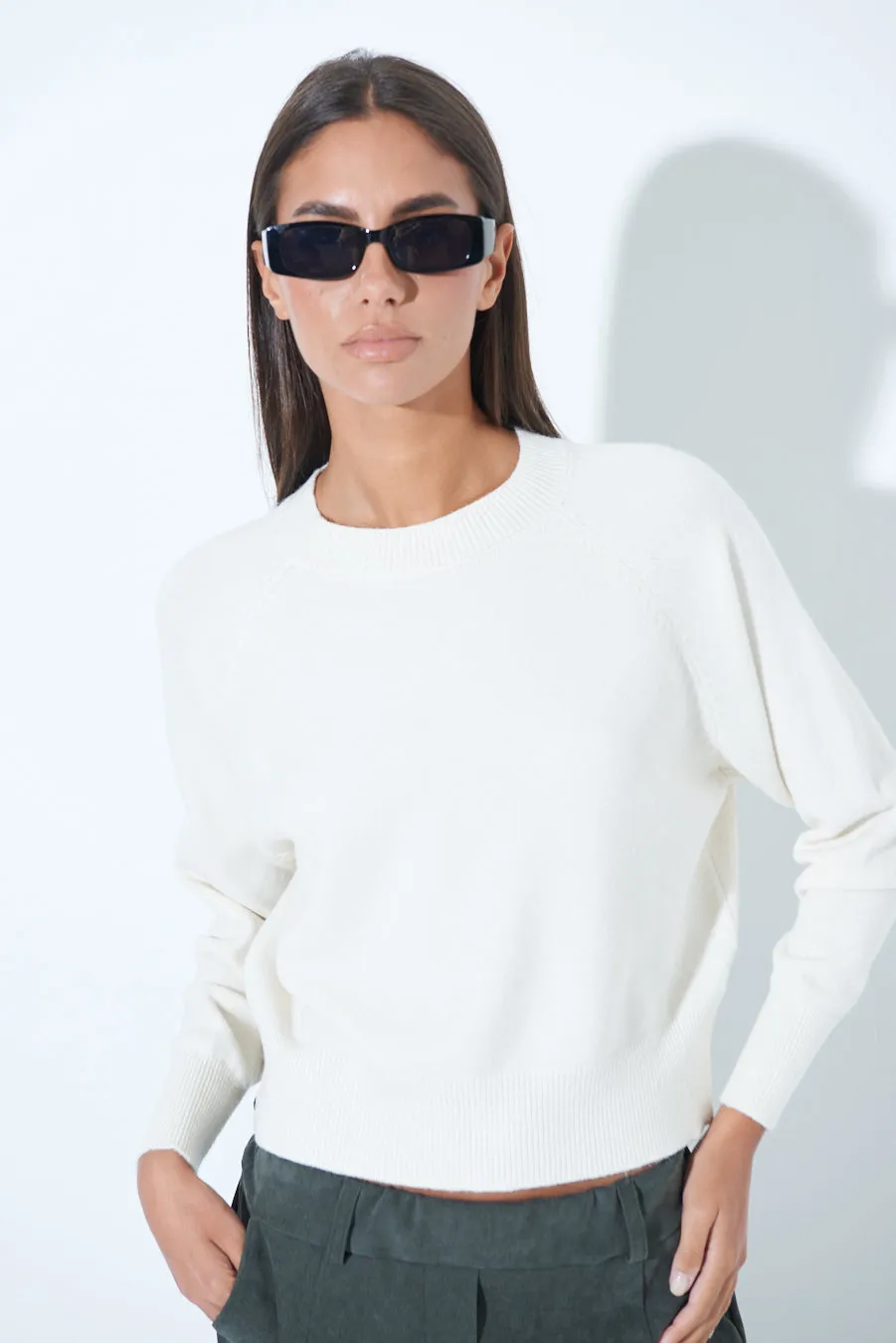 Relaxed fit knit sweater with ribbed cuffs wholesale