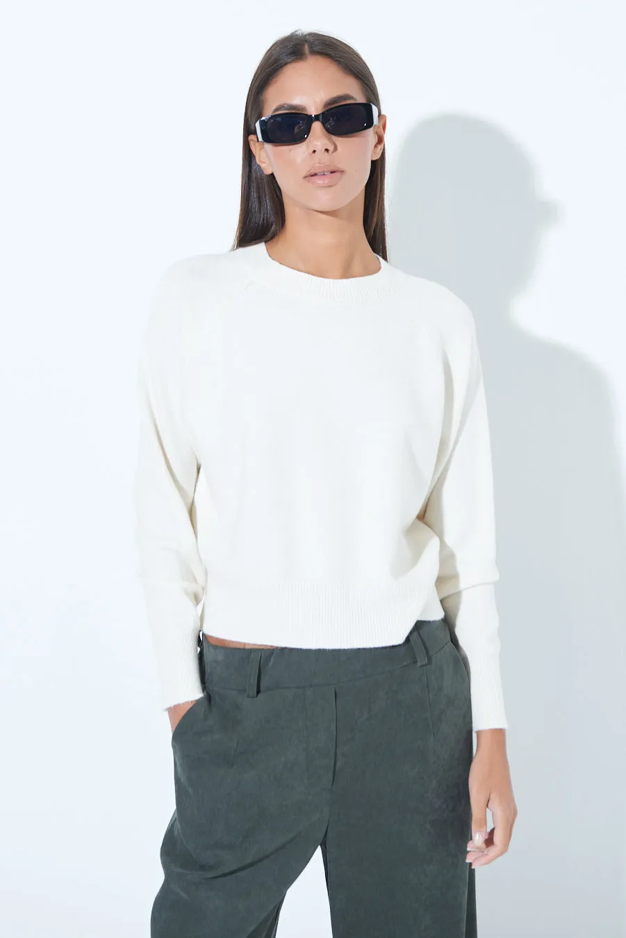 Relaxed fit knit sweater with ribbed cuffs wholesale